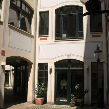 09.04.2015 - Neuer Mieter in Ladenpassage auf Königstraße in Dresden Neustadt