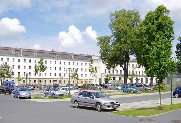 Ausstellungsfläche für Badeinrichtung und Zubehör vermietet