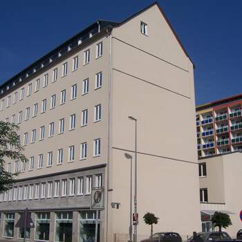 15.11.2012 - DER IMMO TIP - vermittelt ca. 300 m² Bürofläche am Chemnitzer Stadtbad