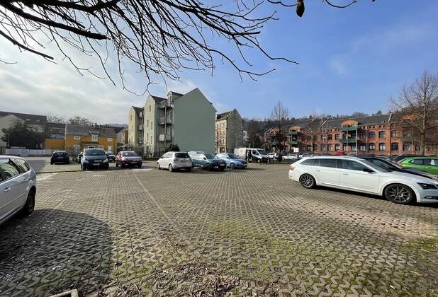 Meißen: Kaufvertrag über 1.400 m² Grundstück vermittelt!