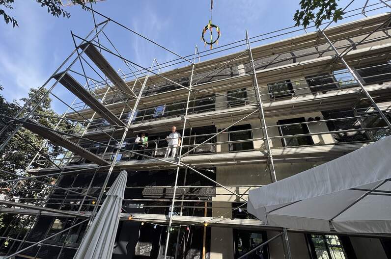 Richtfest für Bürohaus in Dresden Striesen