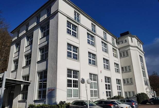 DER IMMO TIP Chemnitz vermietet 500 m² Lagerhalle an Chemnitzer Startup