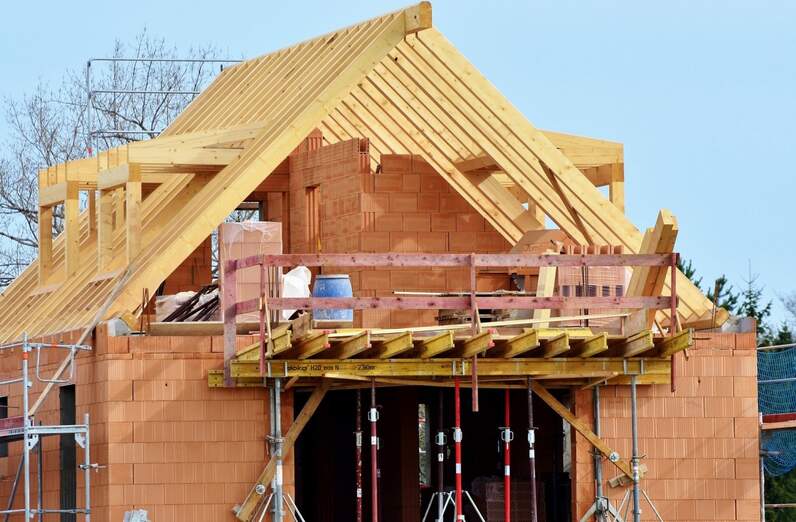 Die wichtigsten Versicherungen für Bauherren und Immobilienbesitzer
