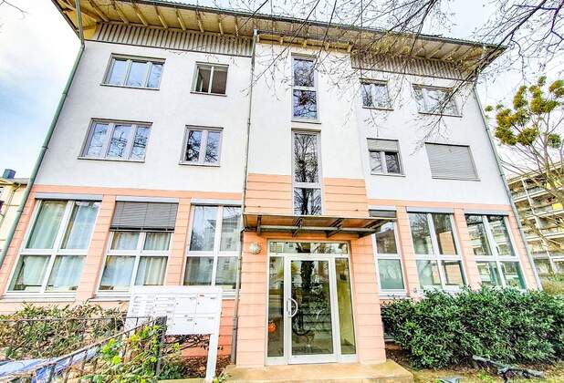 Dresden: Kaufvertrag über 100 m² große Büroeinheit in Blasewitz vermittelt