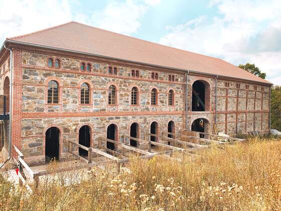 Reiterhof vor den Toren von Dresden zum Kauf + denkmalgeschützter Vierseitenhof