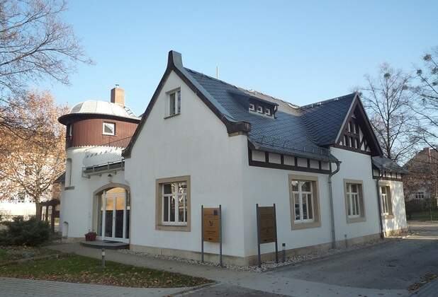 Ingenieurgesellschaft mietet 670 m² große Bürovilla am Großen Garten in Dresden