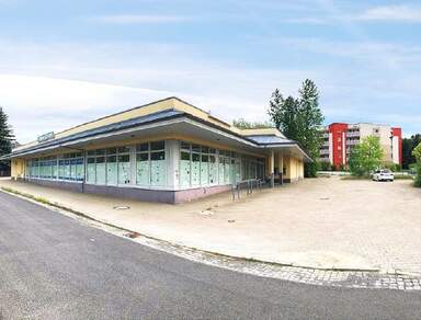 1.236 m² Lager, Verkaufs- und Ausstellungsflächen in Arnsdorf mieten