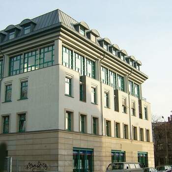 10.04.2015 - ca. 500 m² Gewerbefläche / Ladenfläche in Dresden-Neustadt Königsbrücker Straße vermittelt