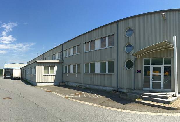 Bischofswerda: Vermittlung eines Mietvertrags über 2.950 m² Lager-/Hallenfläche