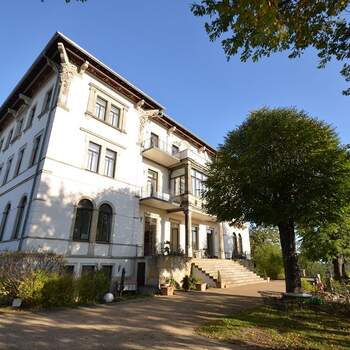 28.10.2019 - VERKAUFT ! Exklusive Eigentumswohung mit Blick auf Dresden vermittelt