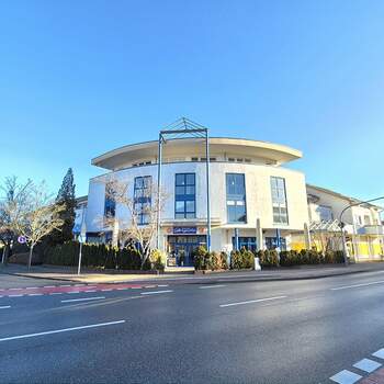 27.10.2025 - Coswig: Geschäftshaus begrüßt neuen Mieter!