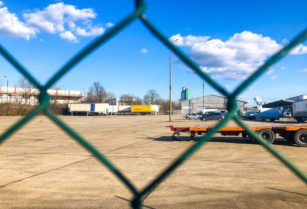 Dresden: 2.000 m² Freifläche an der Autobahn A4 an Logistikunternehmen vermittelt