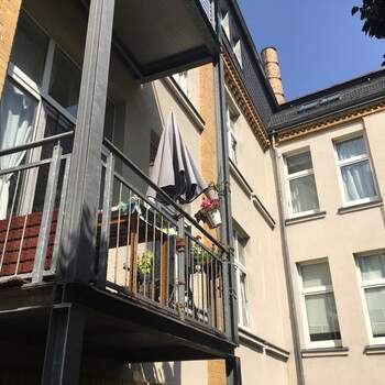 30.03.2023 - Leipzig: DER IMMO TIP vermittelt zwei vollvermietete Mehrfamilienhäuser mit 32 Wohneinheiten