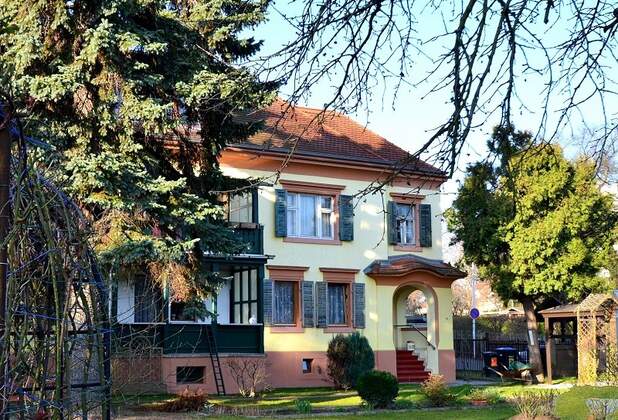 Für unsere Interessenten suchen wir dringend Villen in Blasewitz, Loschwitz, Weißer Hirsch  bis 1.000.000,- Euro!
