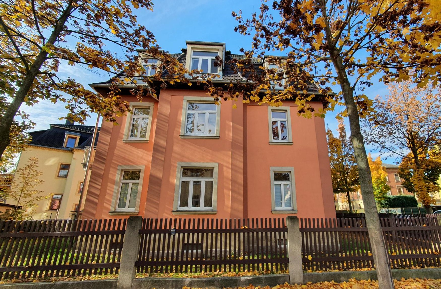22.05.2024 - Vollvermietetes Mehrfamilienhaus in Dresden Kaditz vermittelt