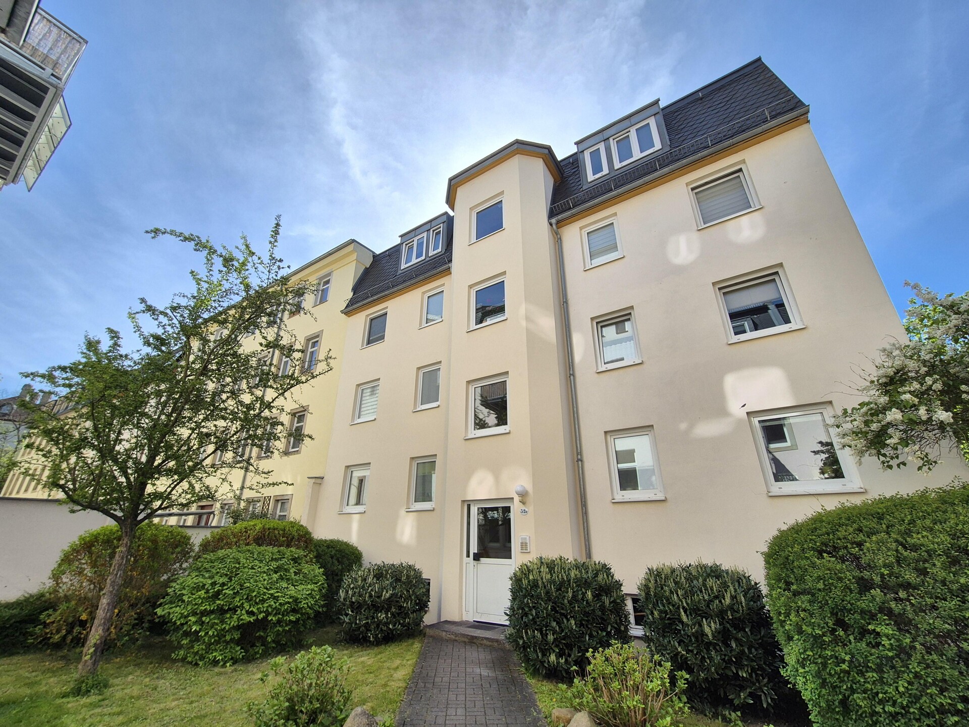 ++ 2-Raum-Wohnung mit Balkon am Walschlößchen ++