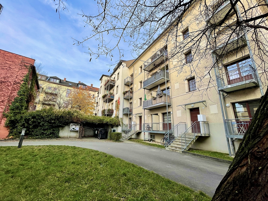 Helle 1-Raum Wohnung mit Balkon und Stellplatz in Dresden Pieschen ab sofort mieten!