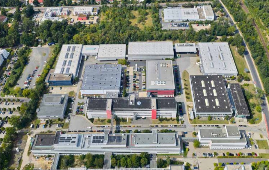 Einmaliges Angebot | ca. 21.000 m² Produktionshalle mit Büro in Dresden Klotzsche zur Miete