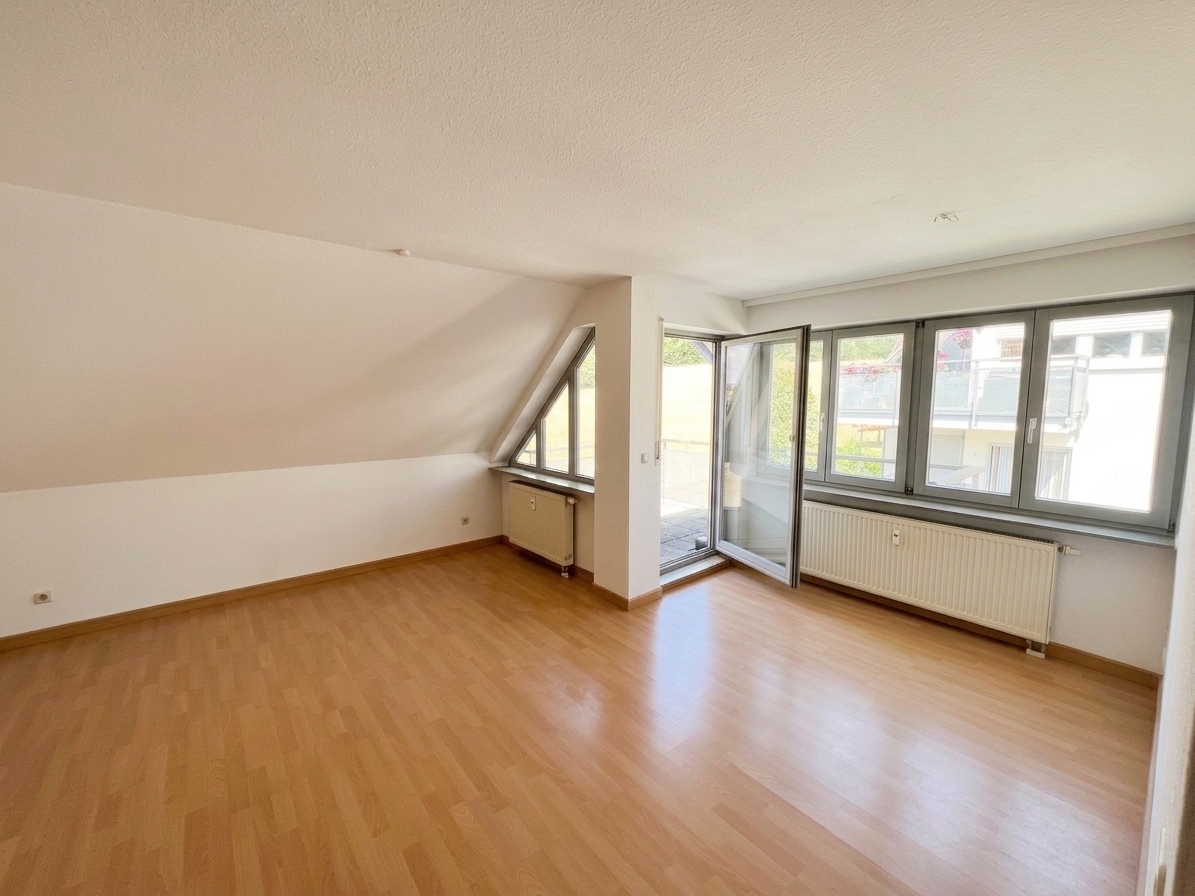 Einmaliger Ausblick | Vermietete 3 Zimmerwohnung mit Balkon nahe Zwickau zum Kauf