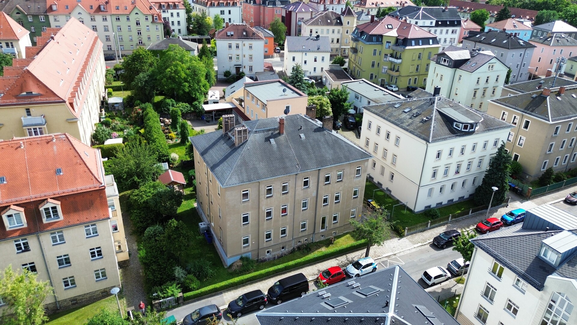 Teilsaniertes Mehrfamilienhaus unter 1.800 €/m² in Dresden Löbtau zum Kauf!