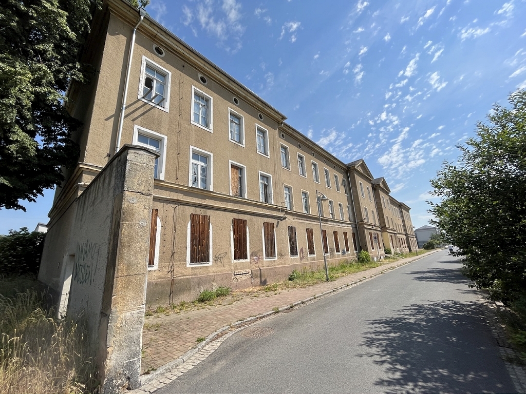 historische Kaserne mit Denkmalschutz zum Gewerbeobjekt entwickeln