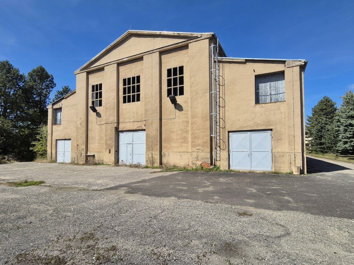 ca. 500 m² Halle in Gewerbeareal nahe Dresden zur Miete! optional Freiflächen verfügbar