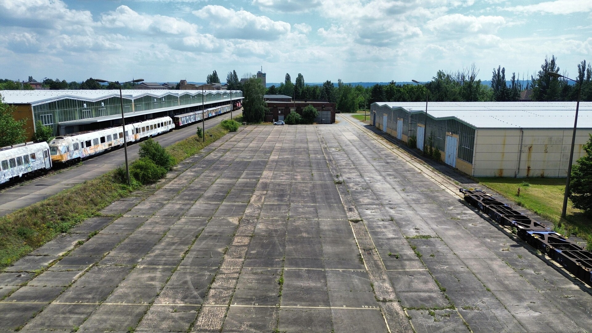 11.500 m² befestigte Freifläche bei Dresden zur Miete | optional mit Hallenfläche