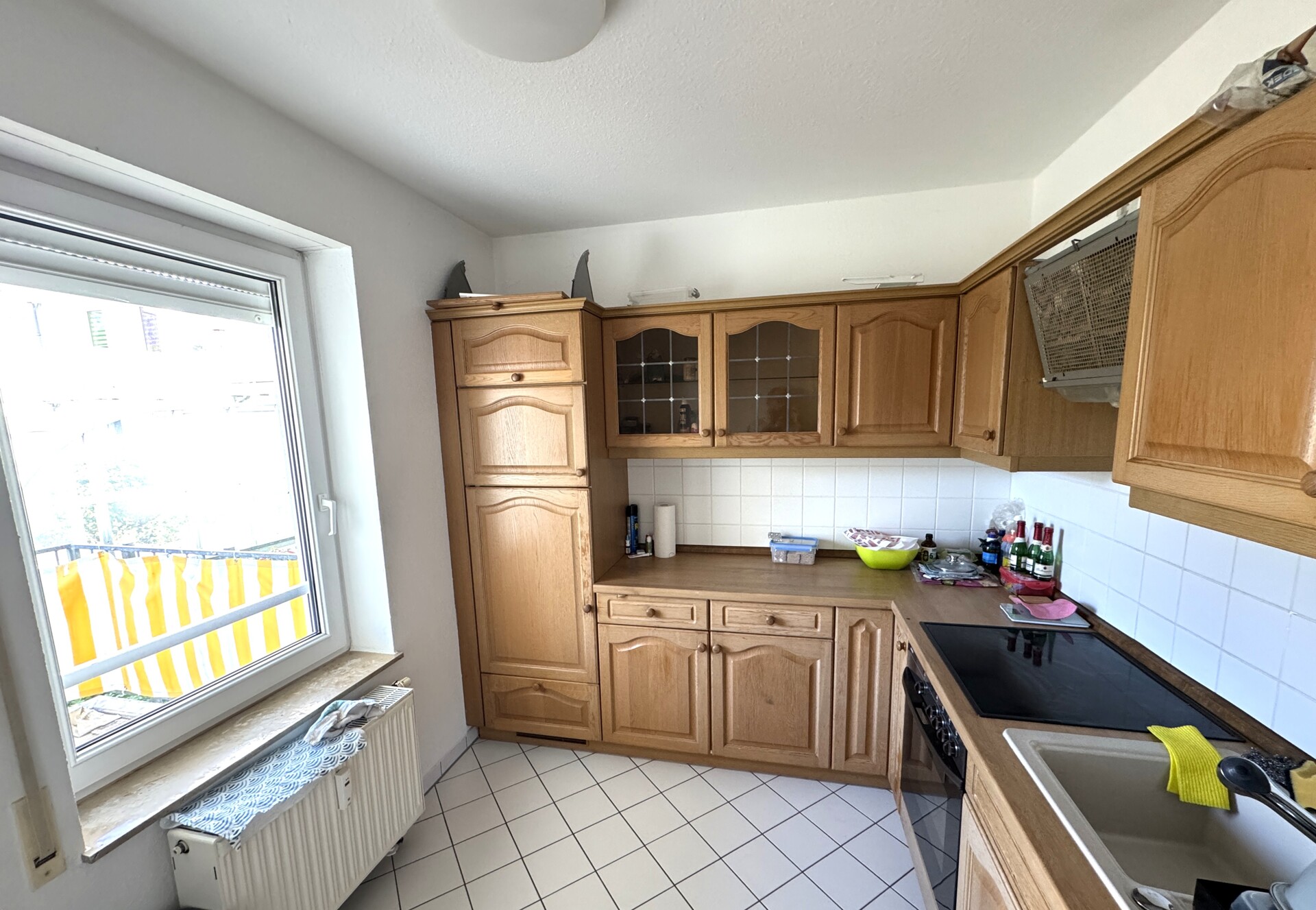 Einraumwohnung mit Einbauküche, Balkon und TG-Stellplatz in Schloßchemnitz zur Miete!