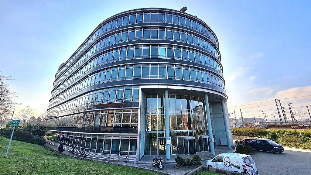 Helle Bürofläche mit idealer Anbindung im Zentrum zur Miete!