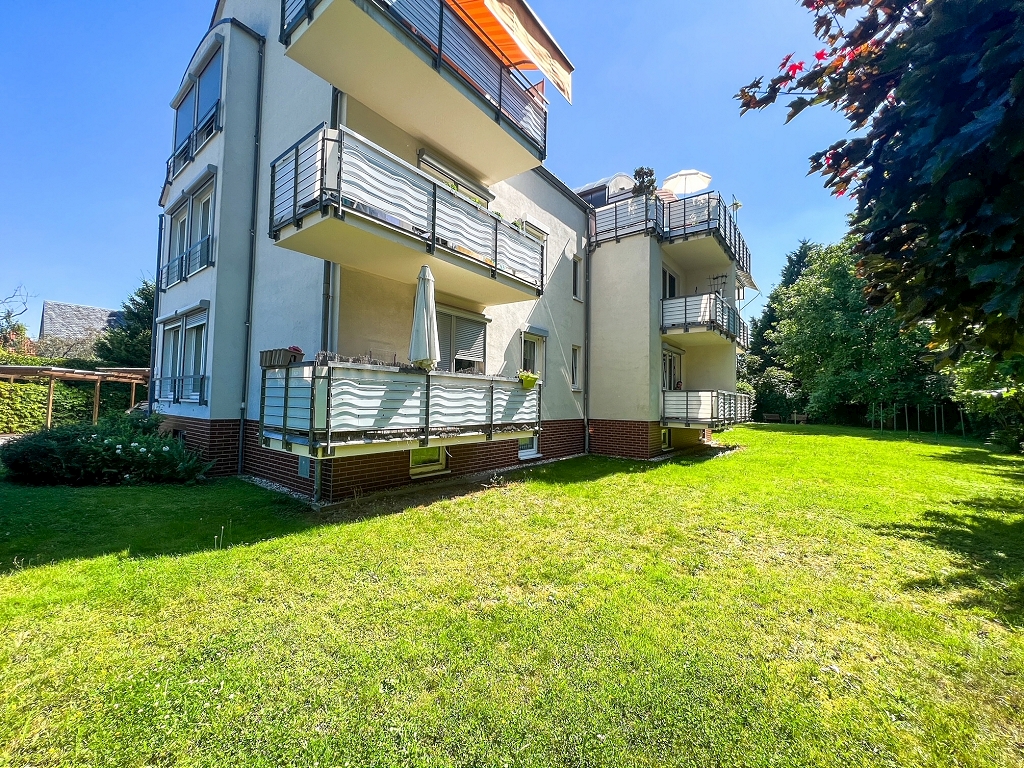Ideal für Eigennutzer - leer werdende 3-Raum-Wohnung mit Balkon und Carport-SP in grüner Lage!