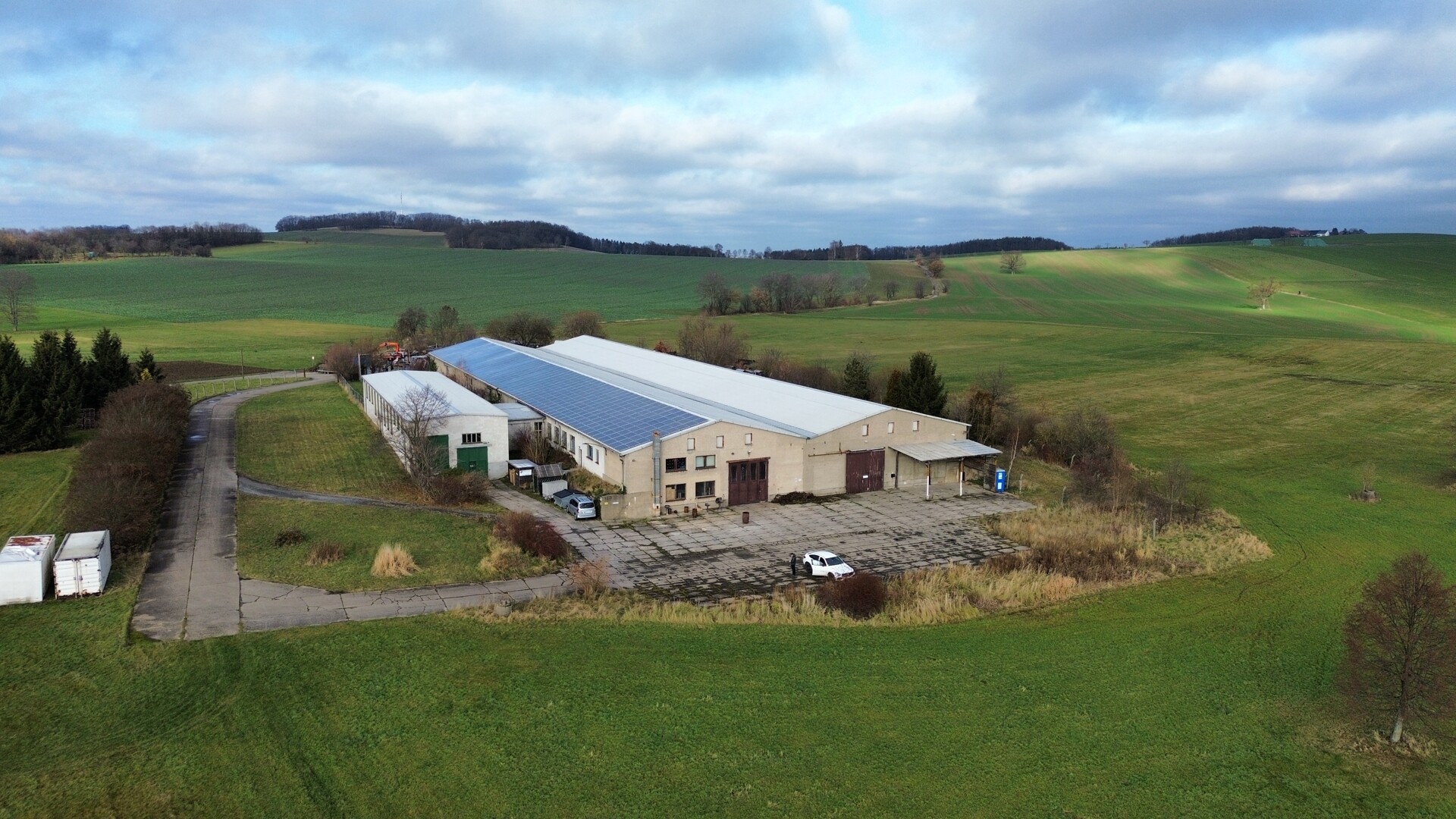 Schönfelder Hochland | ca. 2.400 m² Hallenfläche zur Miete