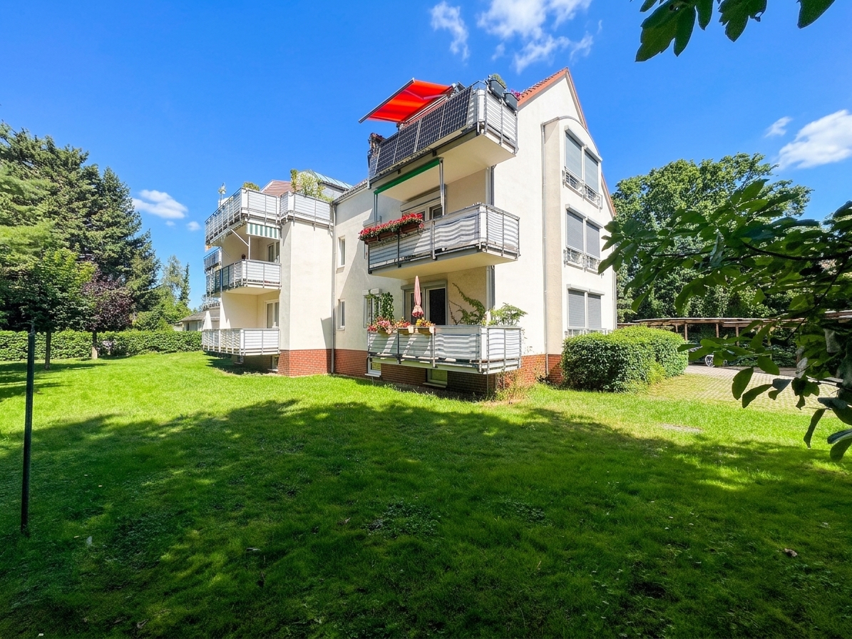 ++ Freie 3-Raum-Wohnung mit Balkon & Carport-Stellplatz in grüner Lage Leipzigs ++
