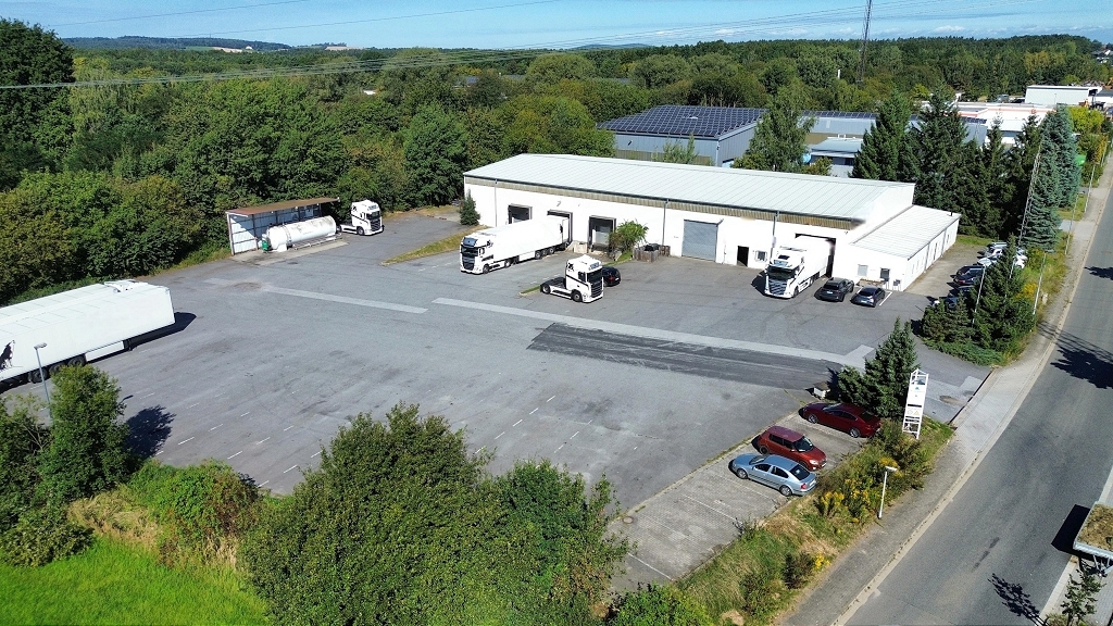 Befestigte Freifläche - ca. 4.000 m² - nahe A4 zur Miete!