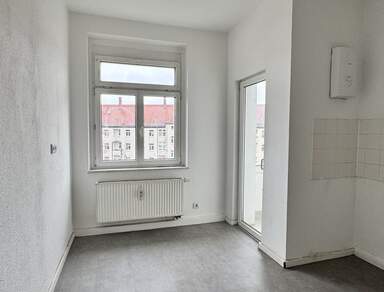 Geräumige 3-Raumwohnung mit Balkon in bester Lage der Dresdner Neustadt zur Miete!