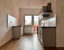 Schöne 2 Raum Wohnung mit Balkon und Einbauküche in Dresden Löbtau mieten!