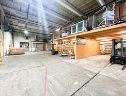 Beste Autobahnanbindung | 790 m² Hallenfläche mit Rampen und Büro nahe der A4 zur Miete