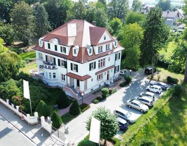 Exklusive & hochwertig sanierte Bürofläche - mit ca. 90 m²- in Großröhrsdorf zur Miete!