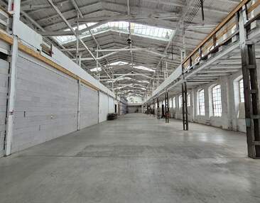 Direkt an B 170 bei Dippoldiswalde | ca. 800 m² frostfreie Kalthalle zur Miete