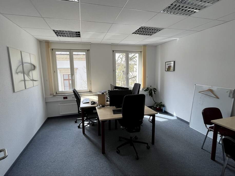Büro mittel