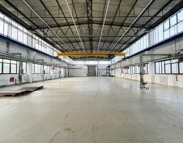 Ca. 1.000 m² Halle mit Erweiterungspotential bei Dresden zum Kauf | 5 t Krananlage | 2 Rolltore