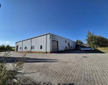 Dresdner Norden nahe der A4 | ca. 1.168 m² Halle & ca. 4.622 m² Grundstück zum Kauf!