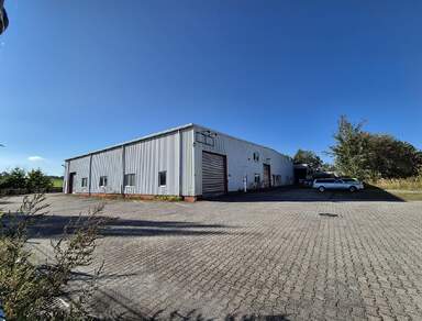 Dresdner Norden nahe der A4 | ca. 1.168 m² Halle & ca. 4.622 m² Grundstück zum Kauf!