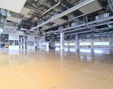 Neuwertige - ca. 1.600 m² große - Produktionsfläche mit Büro in Freiberg zur Miete!