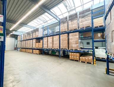 Lager - und Produktionsfläche in Radeberg zur Miete | 2.500 m² plus überdachte Rampe & Büroflächen