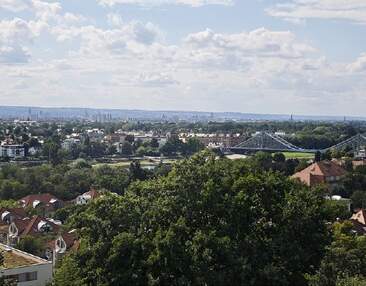 Traumblick über Dresden und die Elbe von Ihrem Balkon!