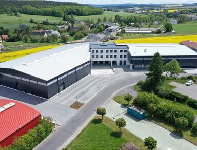 Modernes Gewerbeareal mit 2 Hallen, Büro - und Crossdockflächen zur Miete