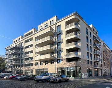 Erstbezug ++ Ca. 670 m² Gewerbefläche mit großer Schaufenstefront in Leipziger Vorstadt zur Miete