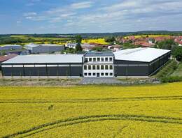 Erstbezug | Moderne Hallenfläche mit Büro in Klingenberg zur Miete