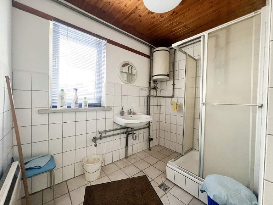Sanitär mit Dusche