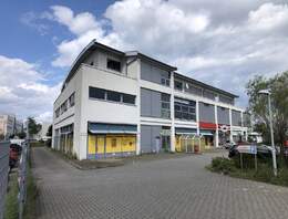 Entwicklungsobjekt im Gewerbepark, Einkaufszentrum in Berliner Vorort kaufen